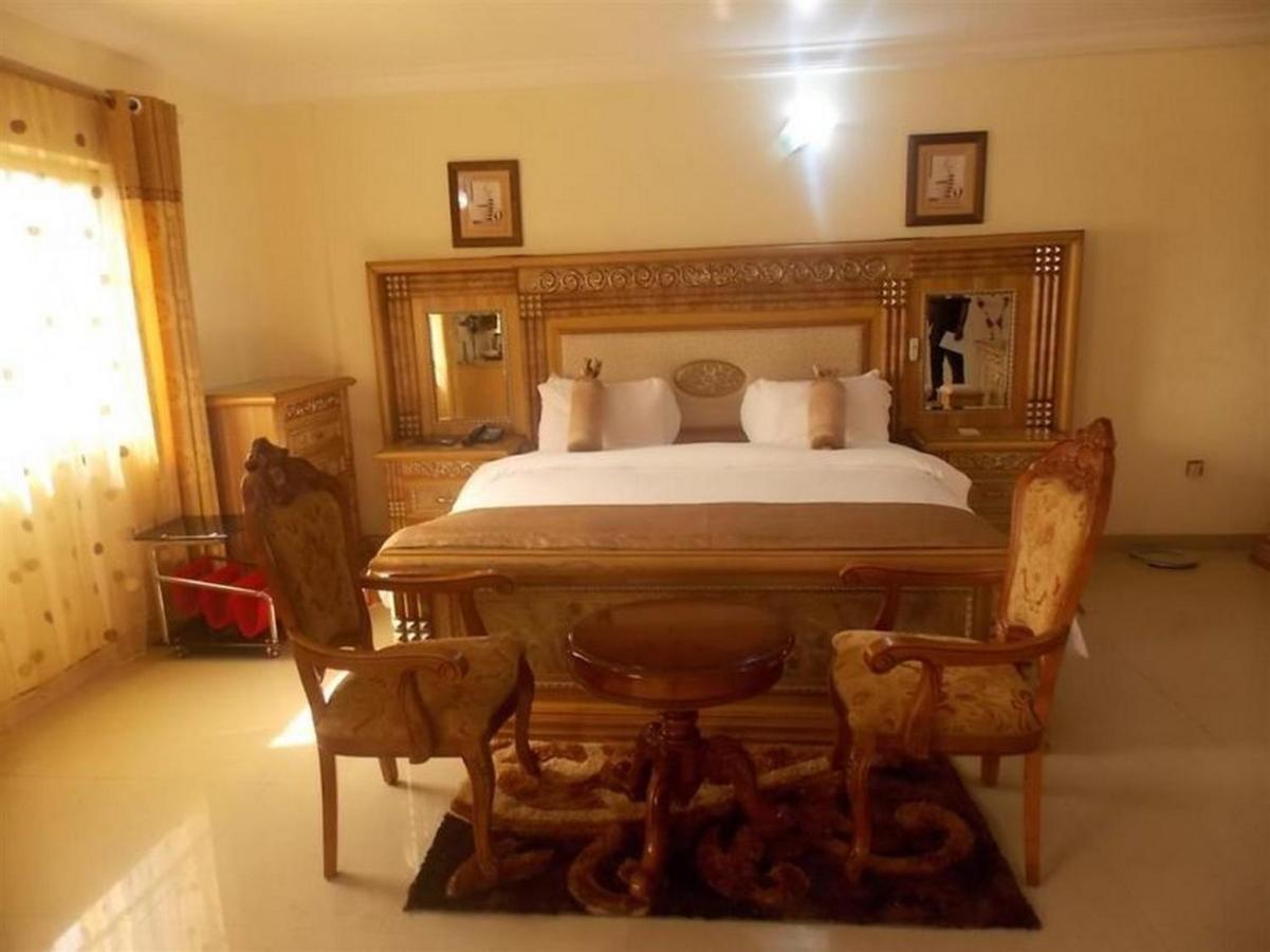 Room In Lodge - Ayalla Hotels And Suites Abuja Buitenkant foto