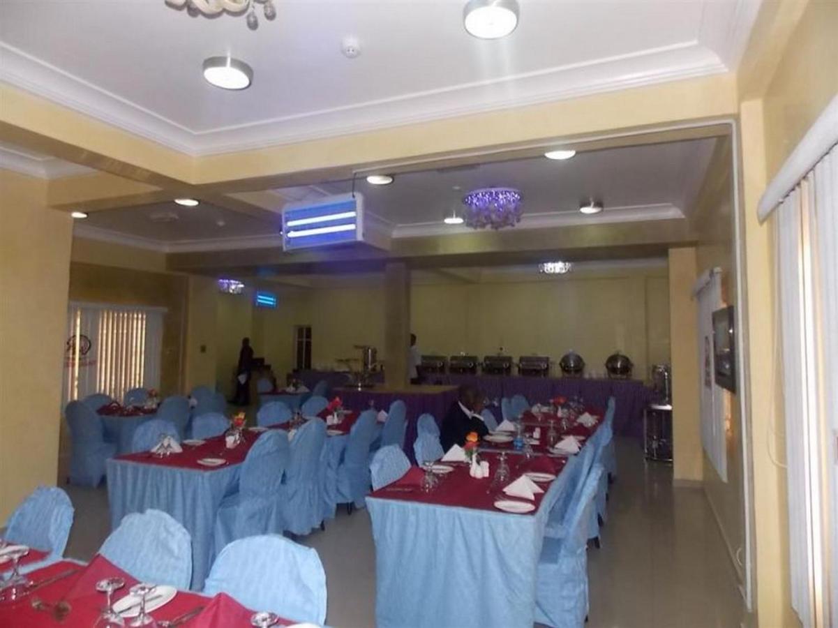 Room In Lodge - Ayalla Hotels And Suites Abuja Buitenkant foto