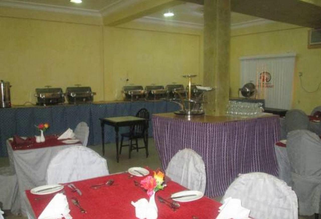 Room In Lodge - Ayalla Hotels And Suites Abuja Buitenkant foto