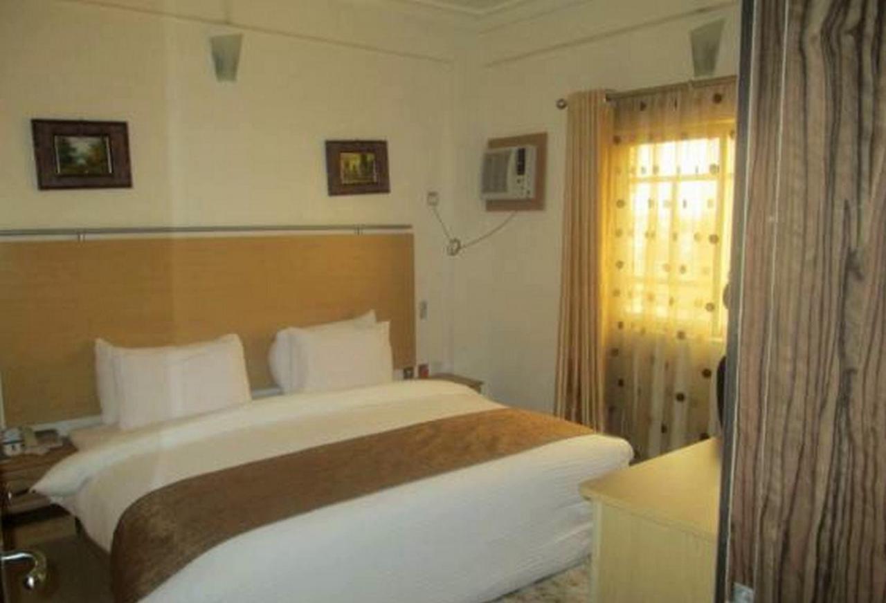 Room In Lodge - Ayalla Hotels And Suites Abuja Buitenkant foto