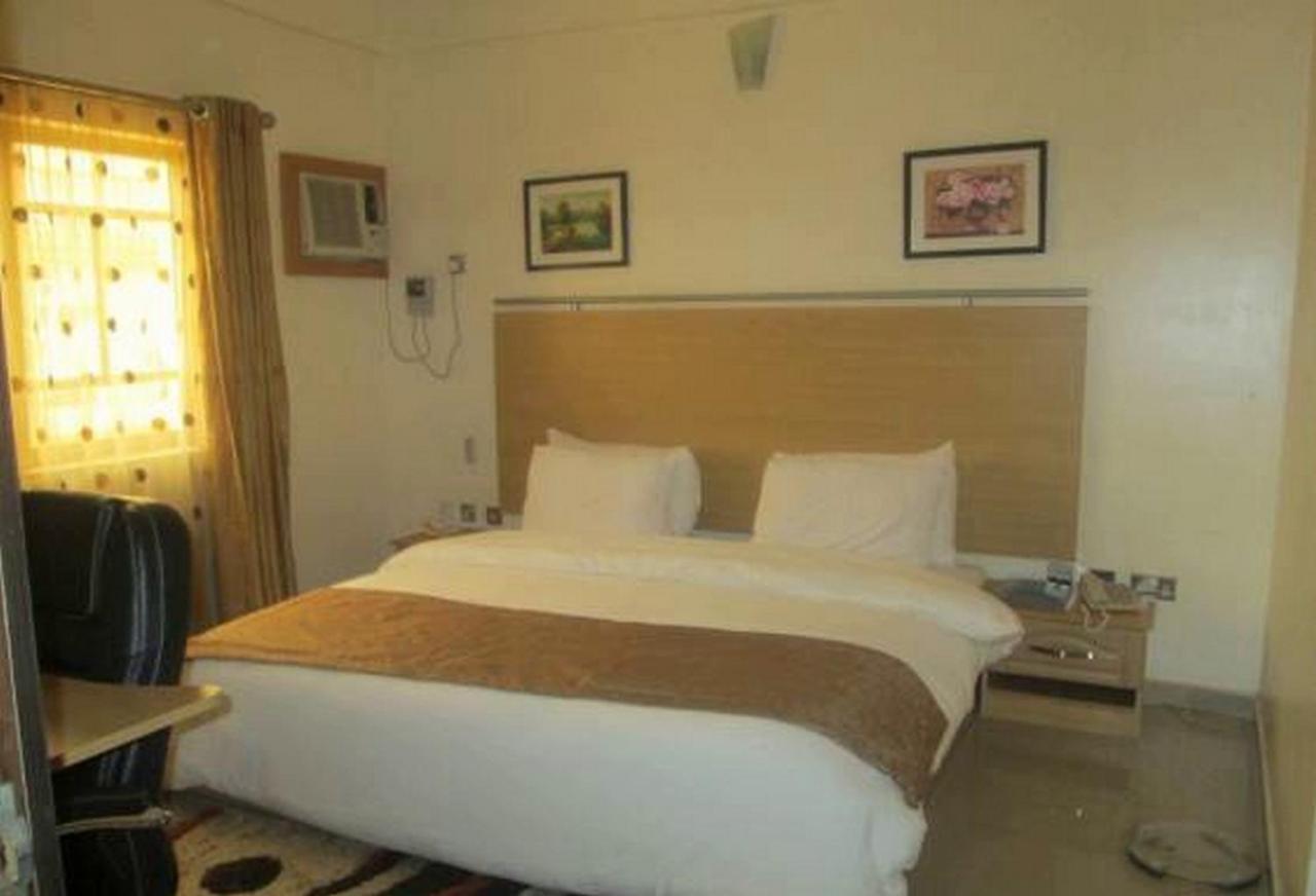 Room In Lodge - Ayalla Hotels And Suites Abuja Buitenkant foto