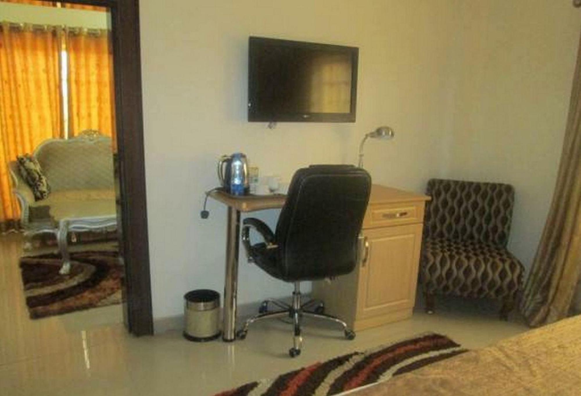 Room In Lodge - Ayalla Hotels And Suites Abuja Buitenkant foto