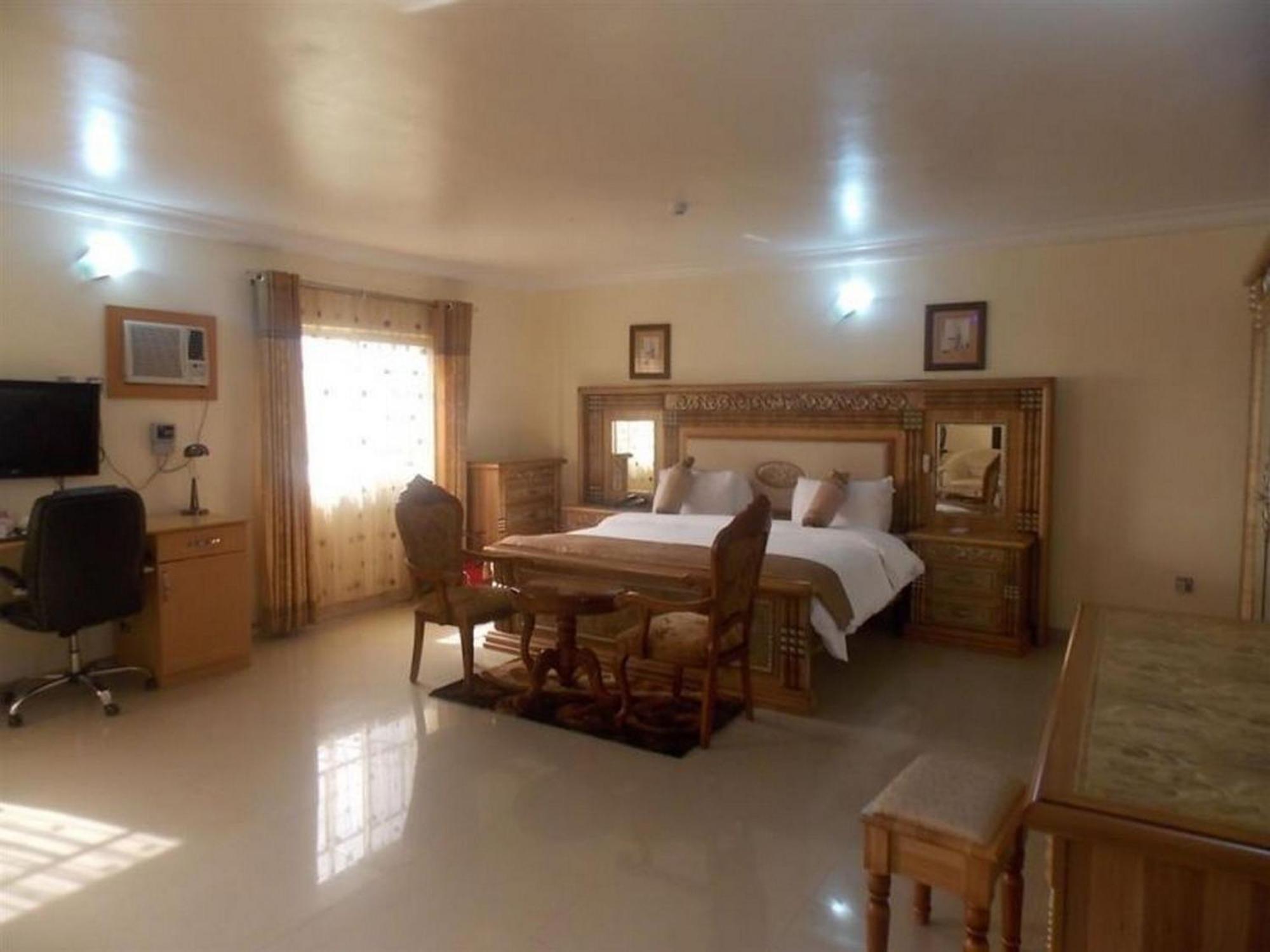 Room In Lodge - Ayalla Hotels And Suites Abuja Buitenkant foto